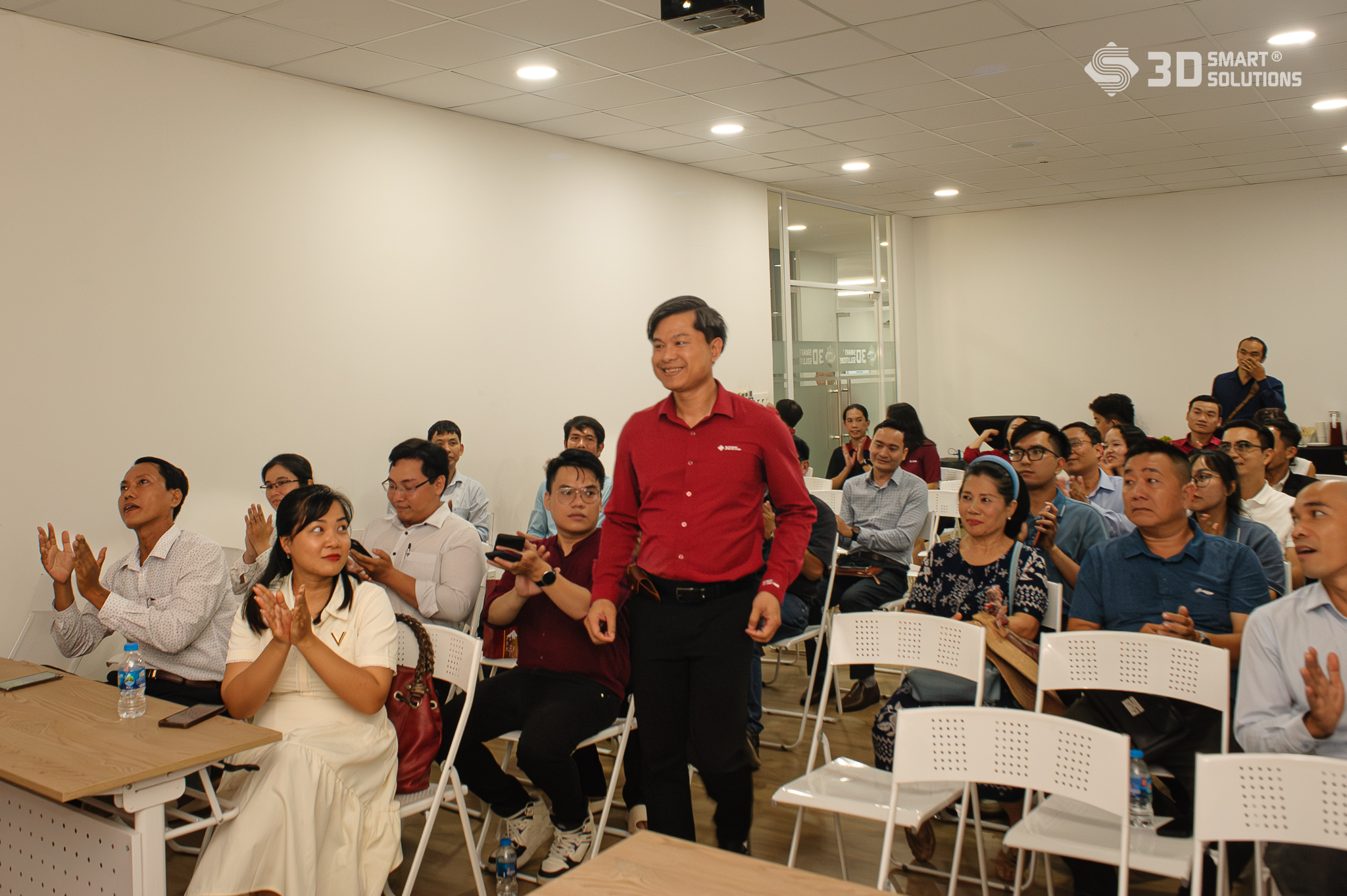 tham-quan-xuong-in-3D-2
